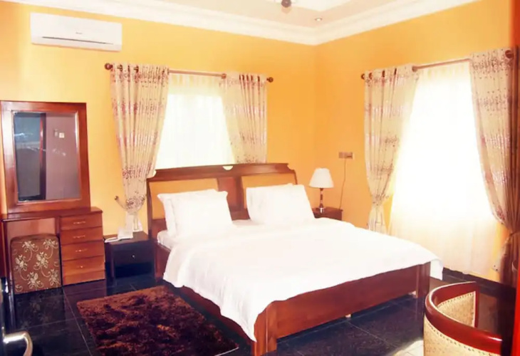 Milestone Hotel