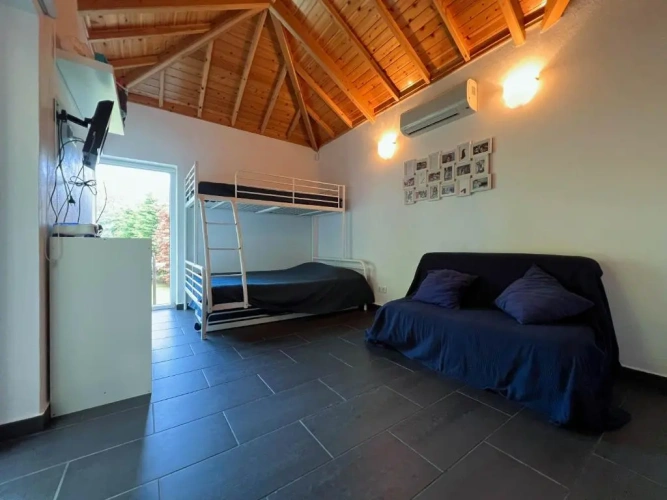 2 Bedrooms Cottage