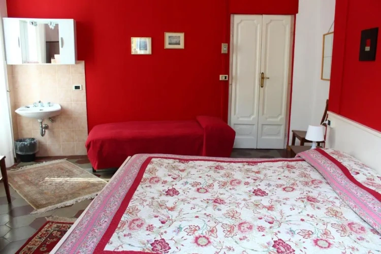 Economy Triple room