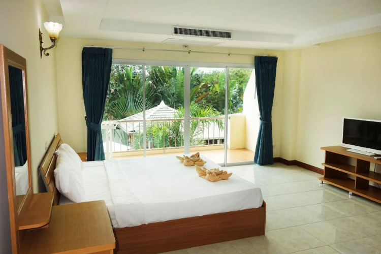 Replica Resort