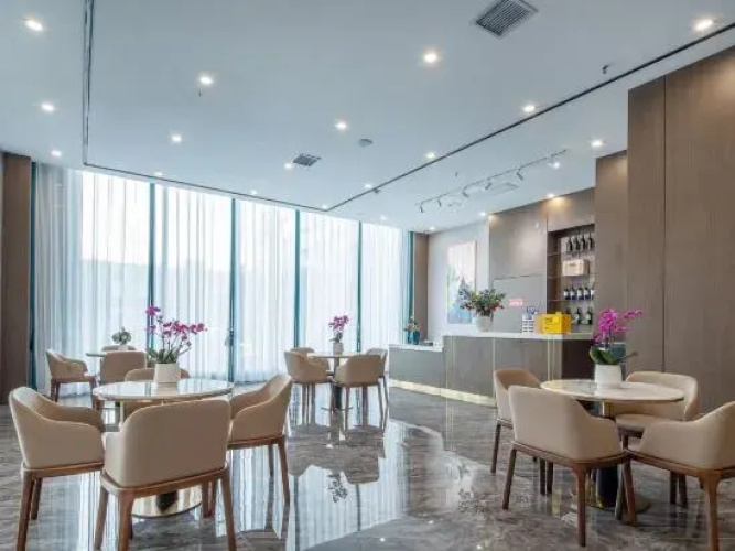 Mengzi Hongxiang Hotel