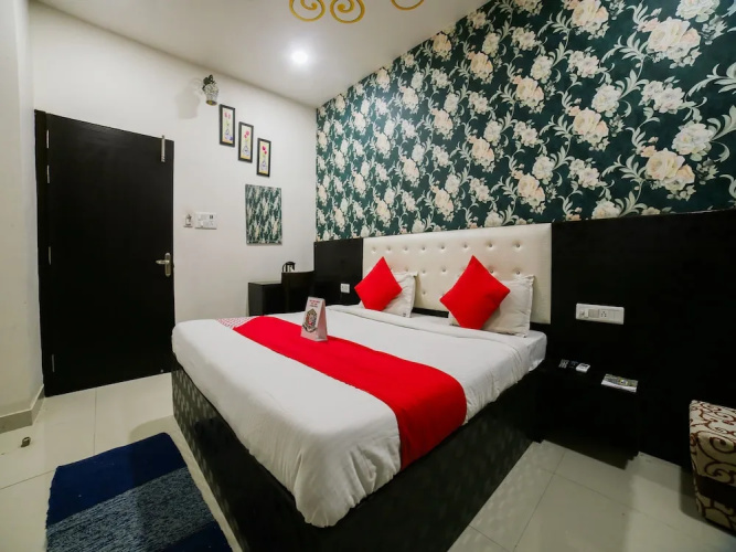 OYO 23295 Hotel The Rajfort