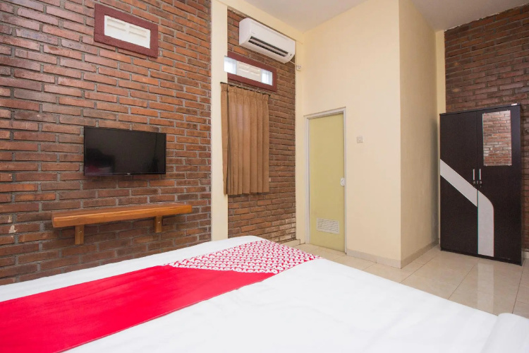 OYO 952 Annisa Syariah Guest House