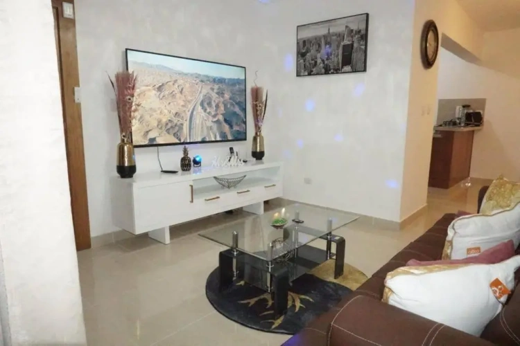 3 Bedrooms Apartment