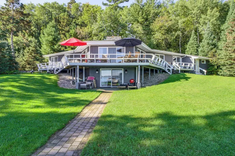 Waterfront Gull Lake w/ Dock: Family Friendly!