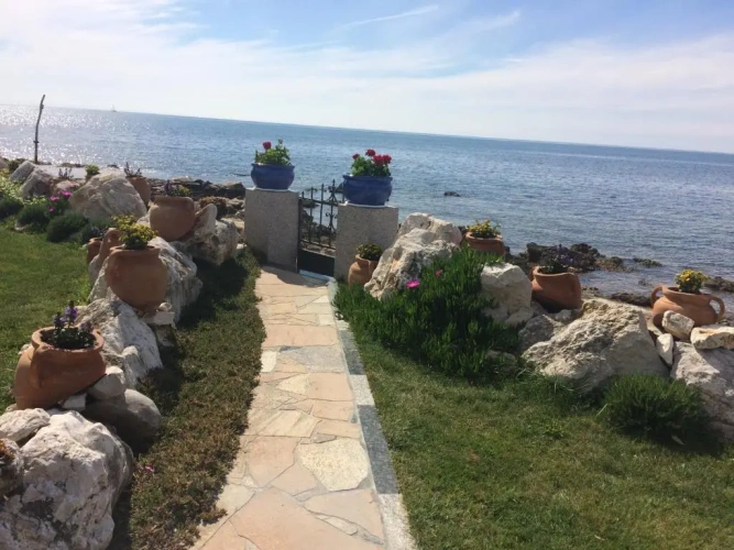 1 Bedroom Apartment with sea view