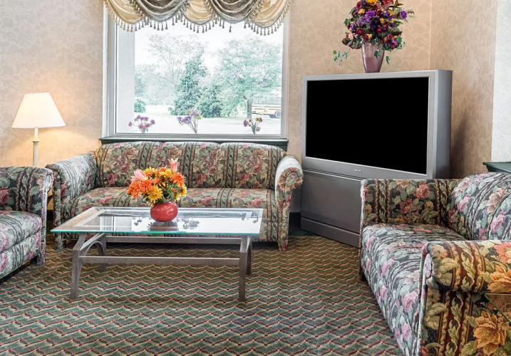 Econo Lodge South