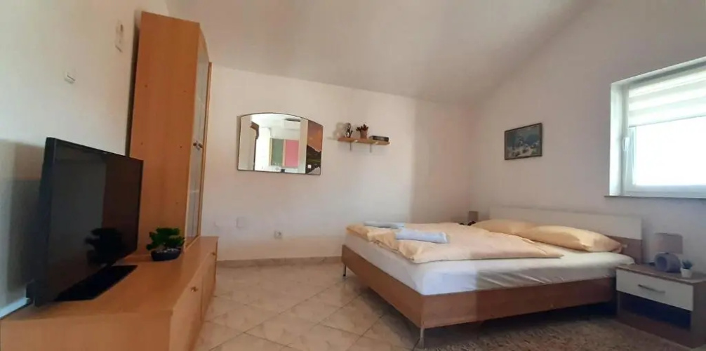 Apartments Hajl