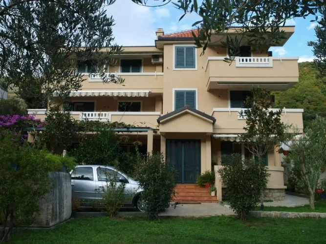 1 Bedroom Apartment with balcony