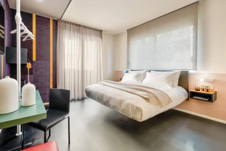 Standard Twin room with balcony