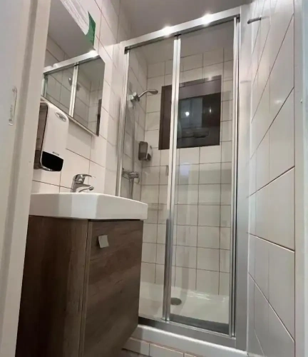 3 Bedrooms Classic Apartment