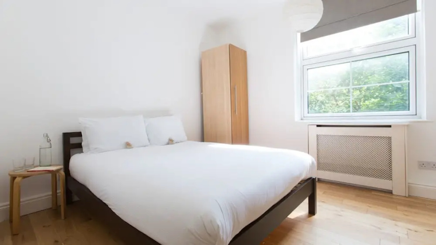 Bright 2BR Flat in St. Katharine's Docks