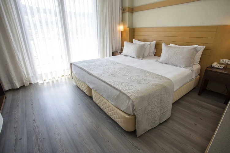 Suite with balcony