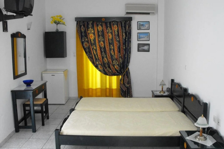 Anna Zisimos Rooms