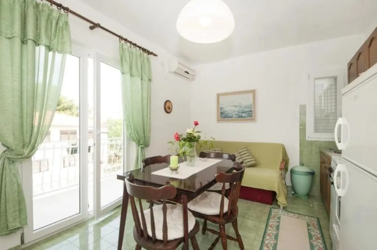 Apartments Sreca - 150m from beach
