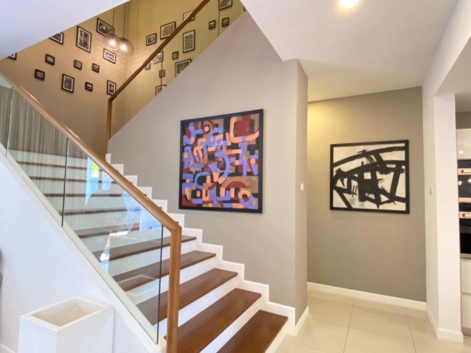 2 Bedrooms Villa