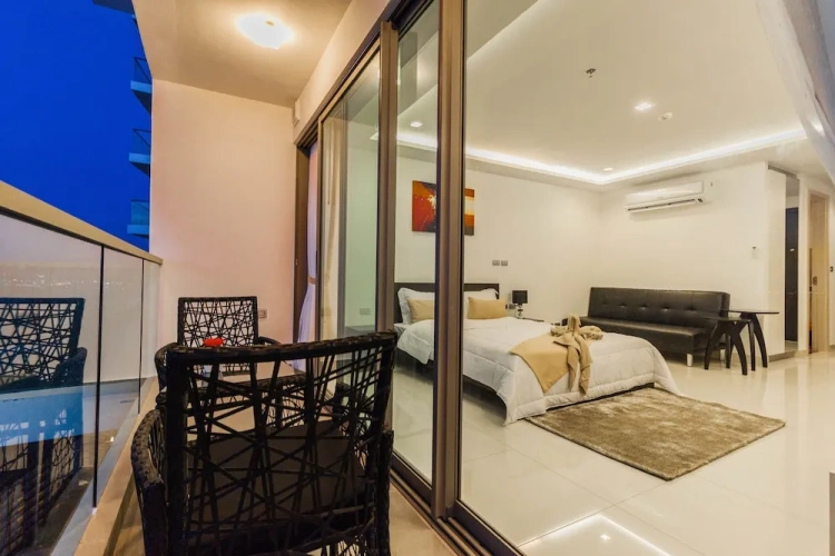 Deluxe Studio with balcony and with sea view