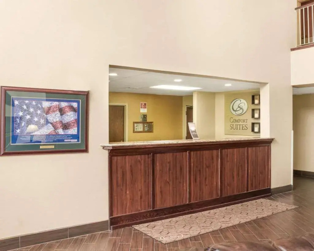 Comfort Suites