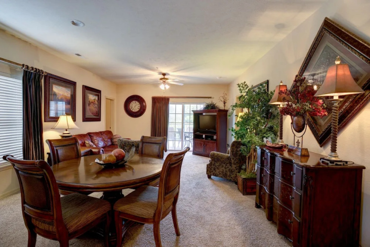 Branson Condo Resorts (behind Andy Williams Theater)