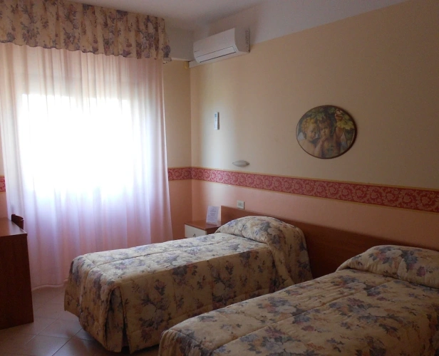 Standard Double room with balcony and with lake view