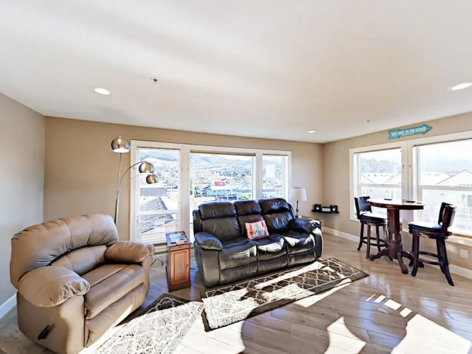 N Pacific Unit 47 - 2 Br Condo