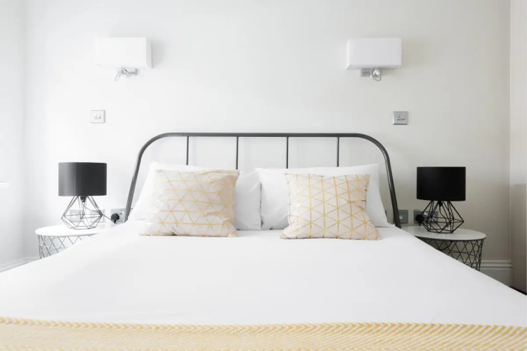 The Soho Studio - Modern & Bright 2BDR in Central London