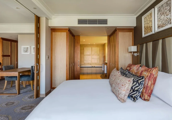 Deluxe Double Suite with balcony and with bay view
