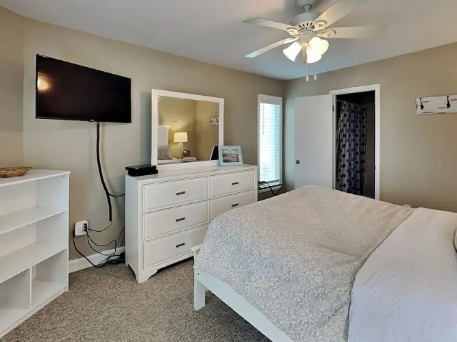 Luna Escape by Topsail Realty