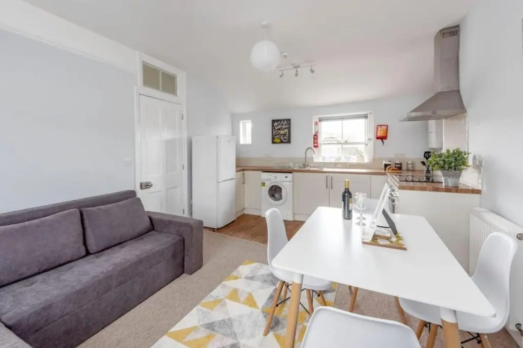 1 Bedroom Apartment