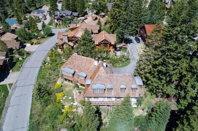 4 Bedrooms Cottage
