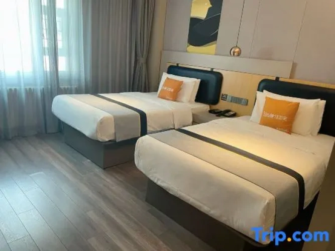 Standard Triple Family room