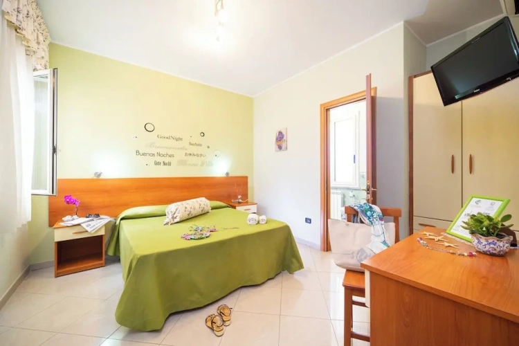 Economy room