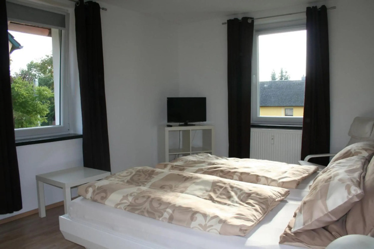 Orange Sun Apartment