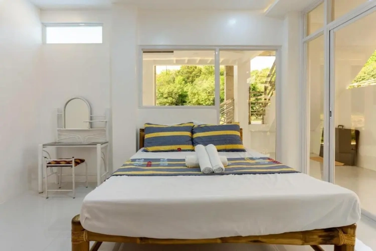 Standard Family room with mountain view