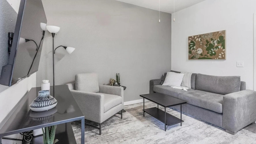 2 Bedrooms Apartment