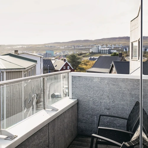 Suite with balcony and with harbour view