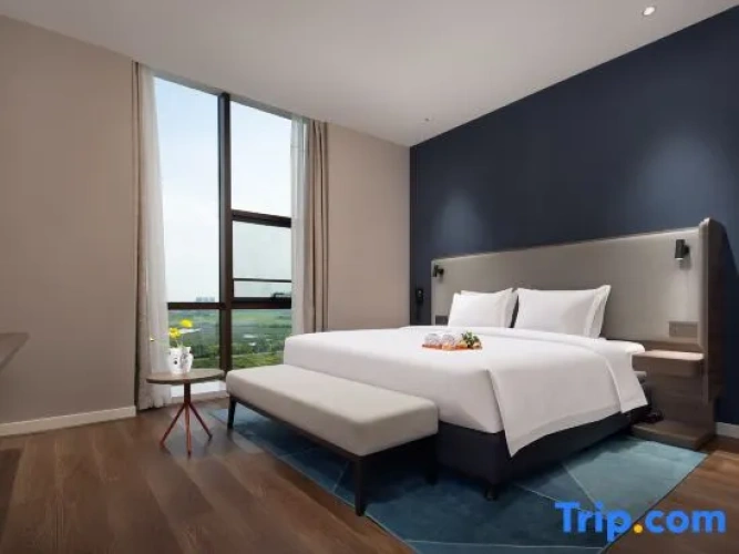 1 Bedroom Triple Suite with river view