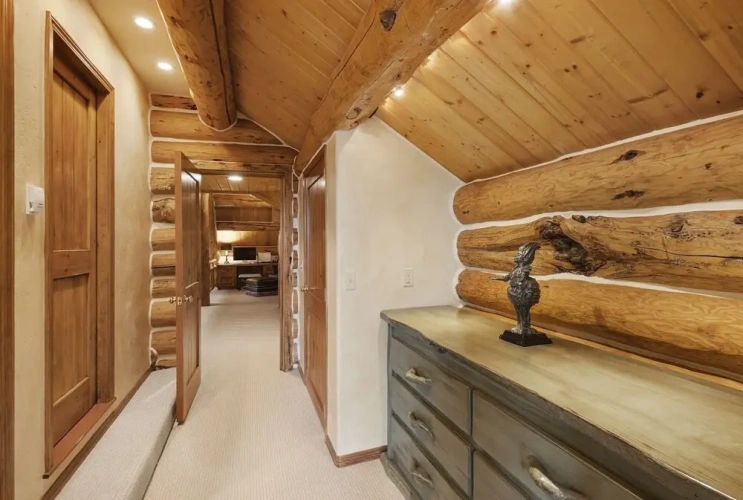 5 Bedrooms Cottage