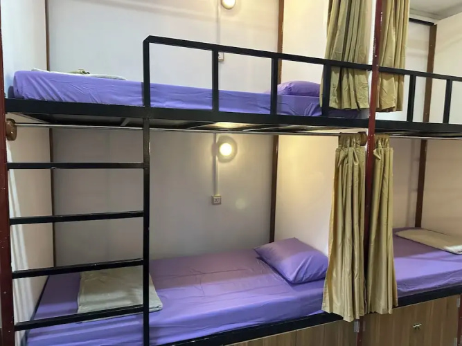 White Beach Hostel