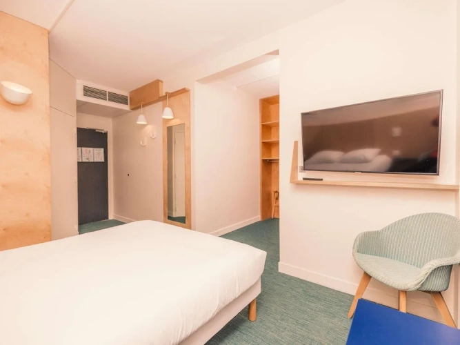 Standard Quadruple Family Suite