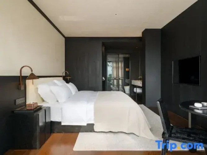 Standard Double room with city view