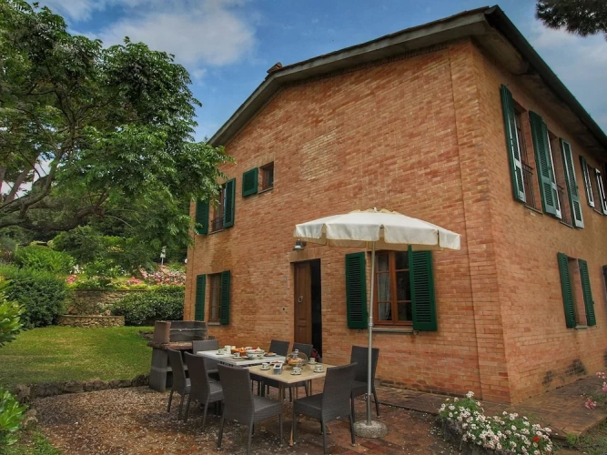 4 Bedrooms Deluxe Cottage