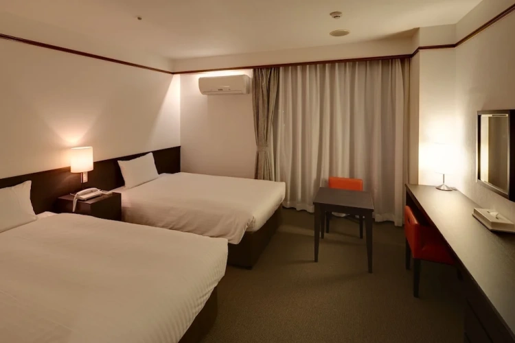 Standard Twin room with balcony