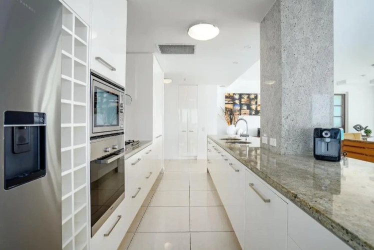 3 Bedrooms Luxury Apartment
