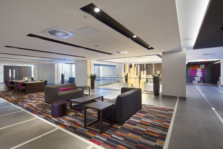 Holiday Inn & Suites Montreal Centre-ville Ouest photo 17