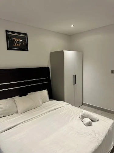 Peravi Suites at the Signature