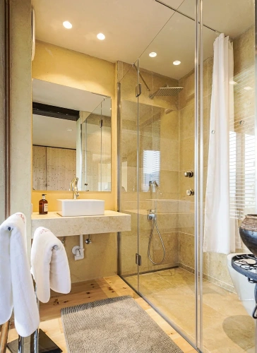 2 Bedrooms Deluxe Apartment