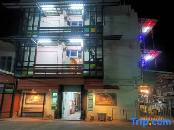 Sisaket PonTaWin Budget Inn