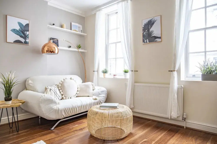 Charming Charing Cross Flat