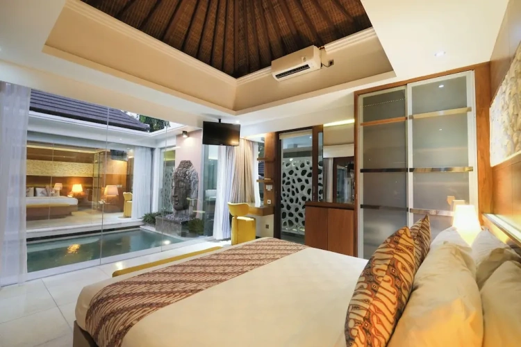 2 Bedrooms Villa